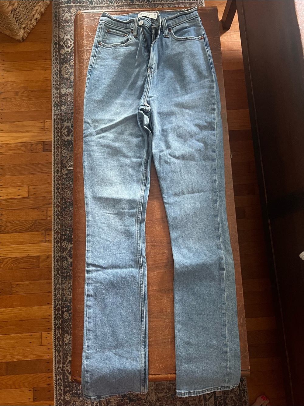 Abercrombie & Fitch Curve Love Straight Jeans Size 0L/25 Medium Wash 32.5"